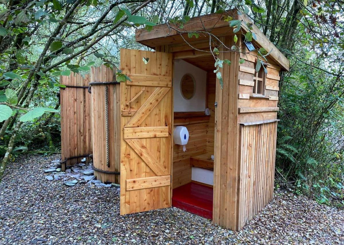 Florence Springs Glamping Gumfreston Екстериор снимка