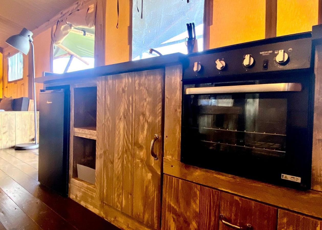 Florence Springs Glamping Gumfreston Екстериор снимка