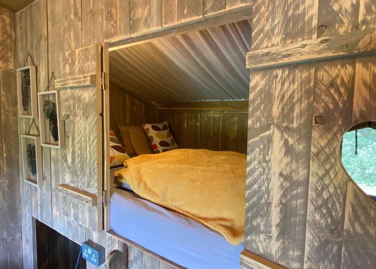 Florence Springs Glamping Gumfreston Екстериор снимка