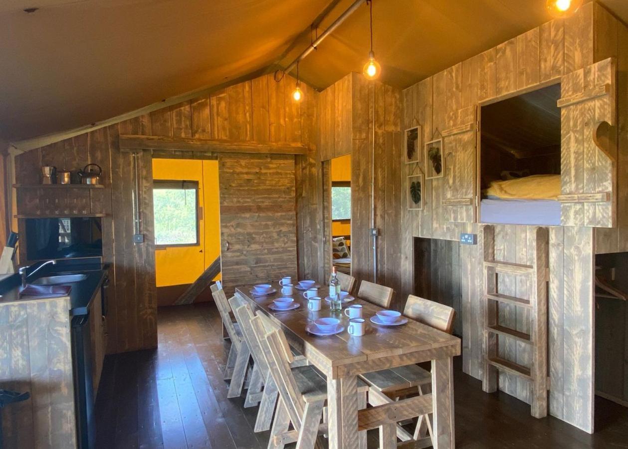Florence Springs Glamping Gumfreston Екстериор снимка