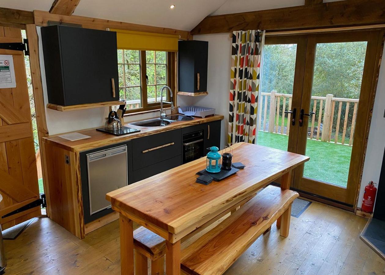 Florence Springs Glamping Gumfreston Екстериор снимка
