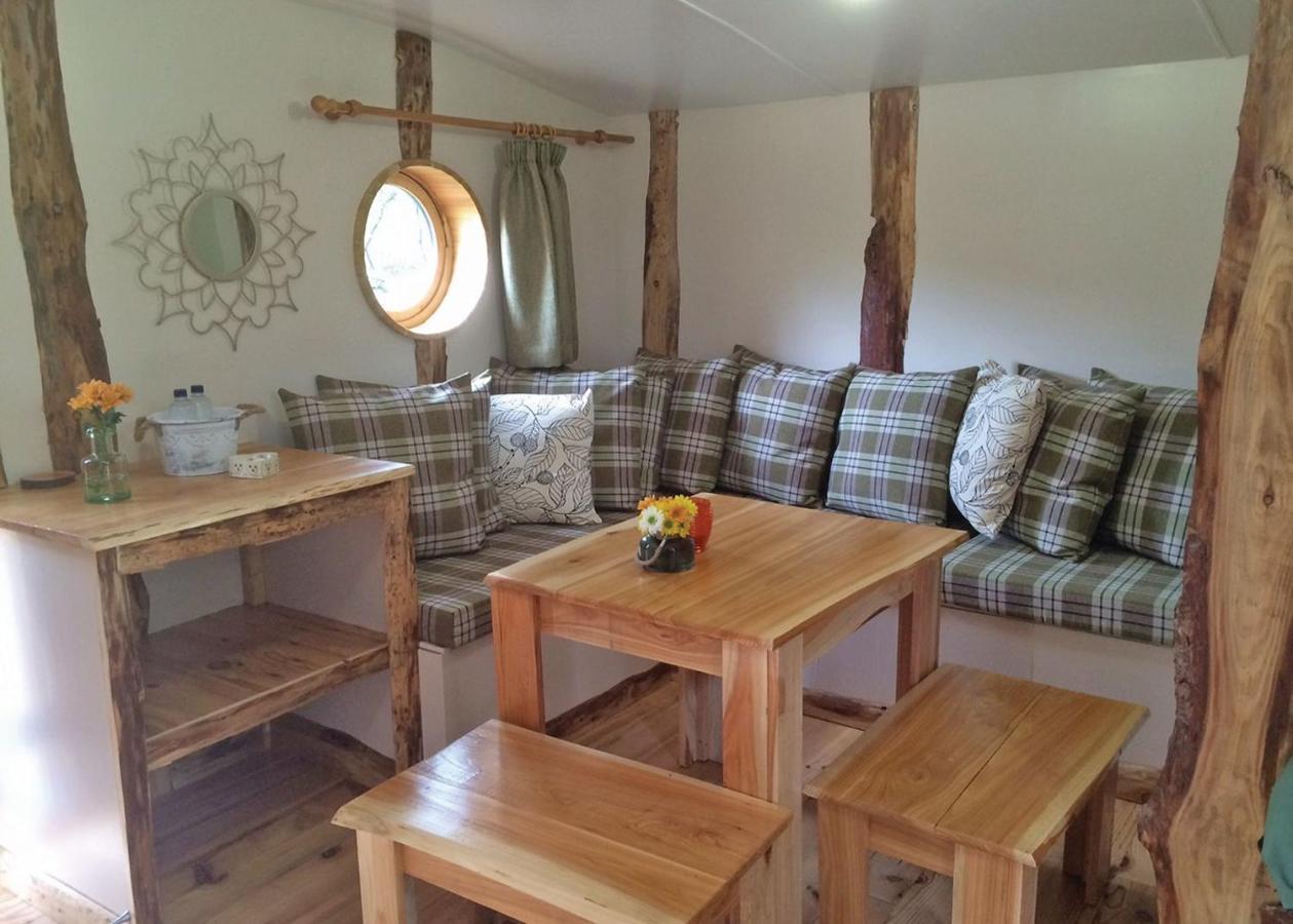 Florence Springs Glamping Gumfreston Екстериор снимка