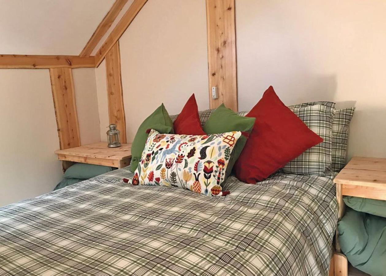 Florence Springs Glamping Gumfreston Екстериор снимка