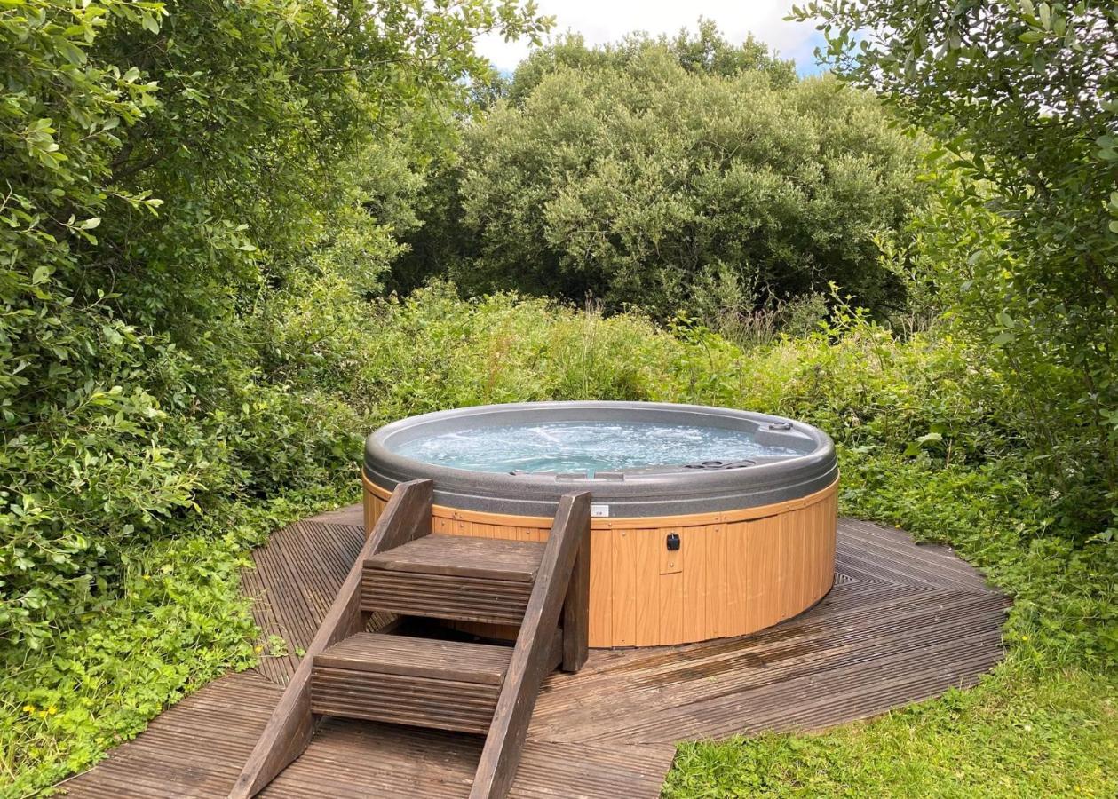 Florence Springs Glamping Gumfreston Екстериор снимка