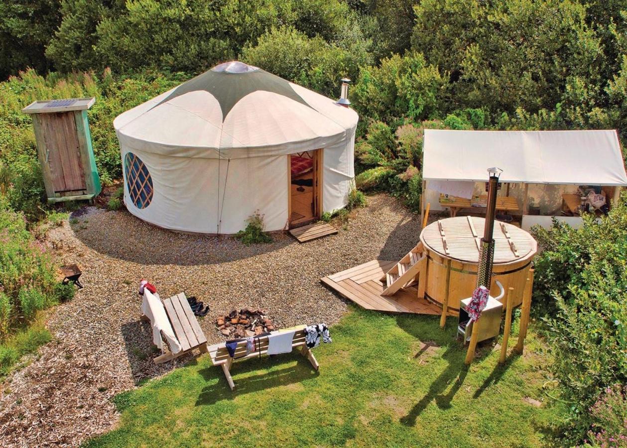 Florence Springs Glamping Gumfreston Екстериор снимка
